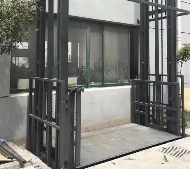 蛟河导轨式施工升降机助力民生工程提速增效